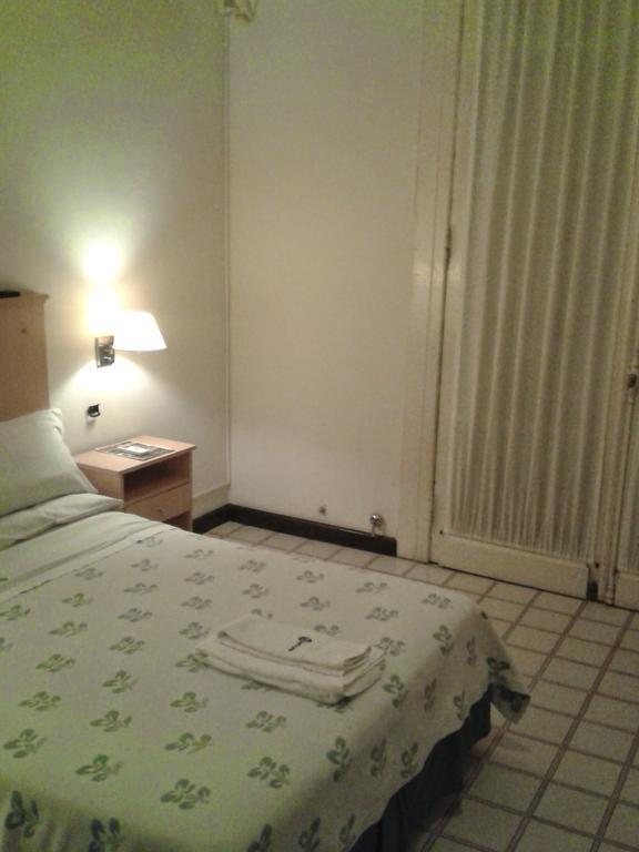 Mari Plaza Hotel Buenos Aires Luaran gambar