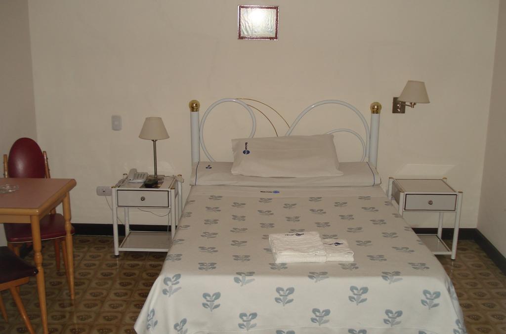 Mari Plaza Hotel Buenos Aires Luaran gambar